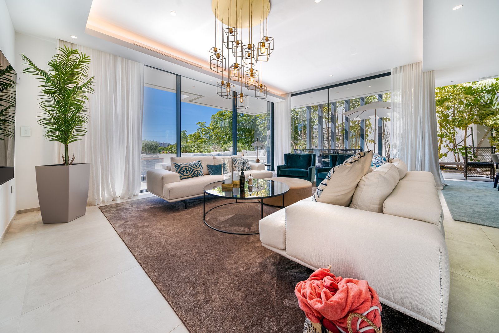 19dc5cfb-9be9-403c-954a-a8aa89f55b89