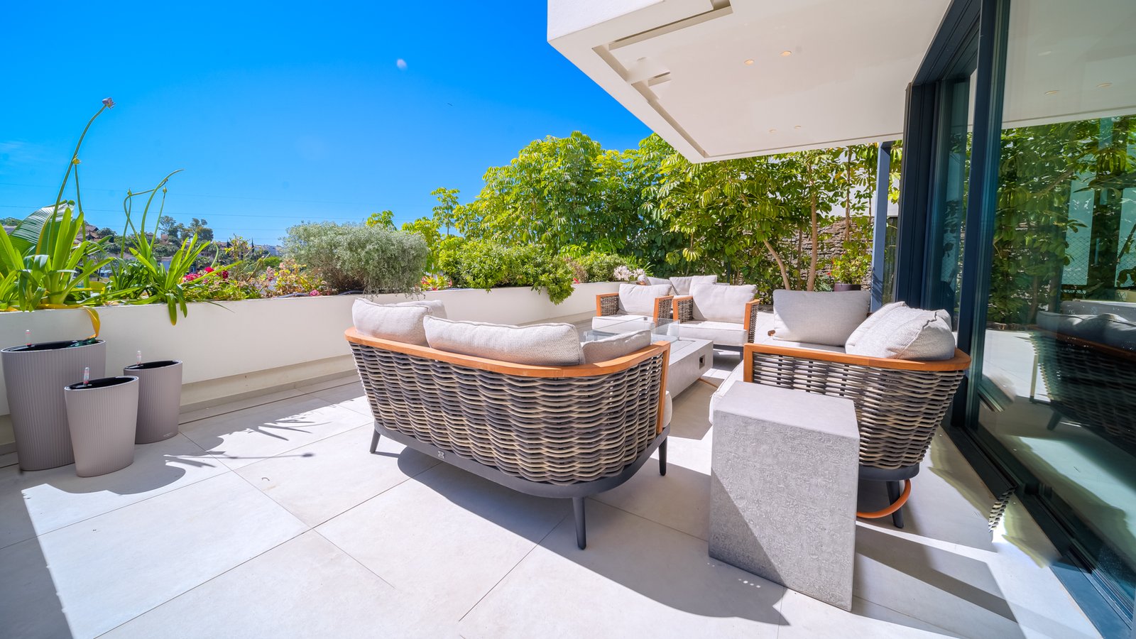 60eaa668-ef8c-435b-92a0-faf5f342f8d3